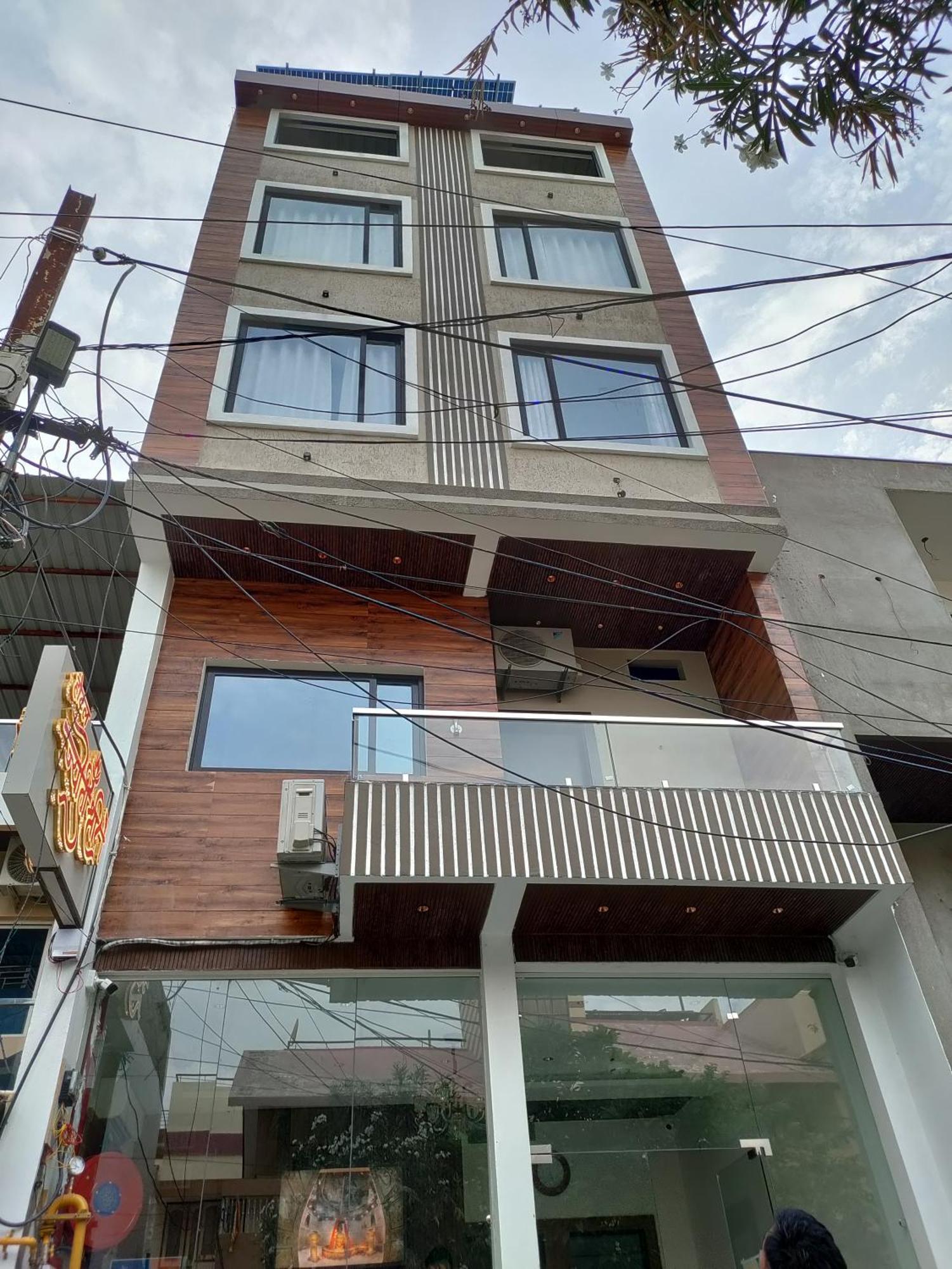 Hotel Jyoti Shree 우자인 외부 사진